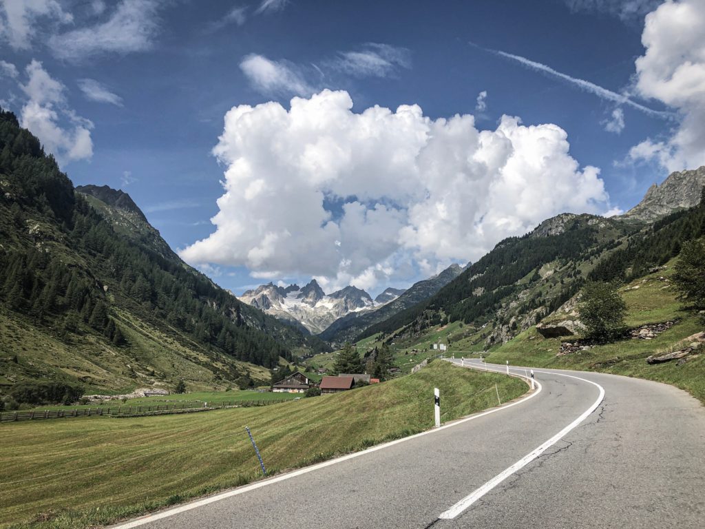 Ostrampe Sustenpass durch das Meiental