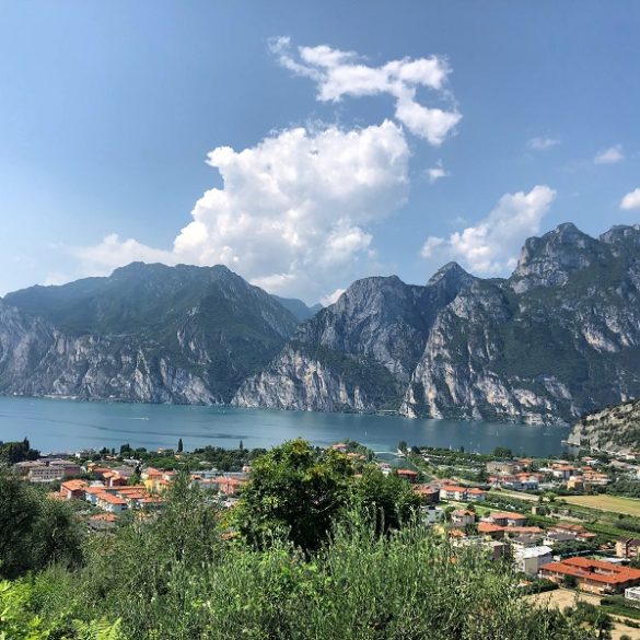 Blick auf Torbole am Gardasee